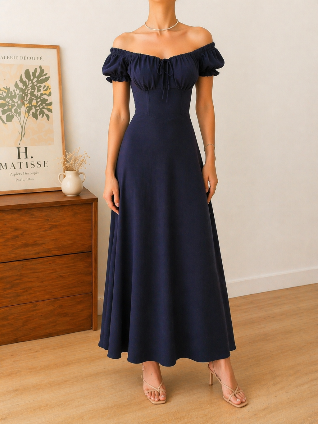Robe longue bleu marine – élégance moderne